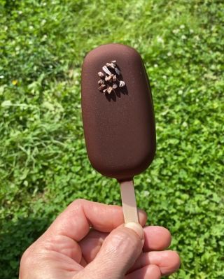 Jsem v pátek stála u distributora v showroomu a došlo mi, že jsem za celé roky ještě nikdy na e-shop nenaskladnila formy...