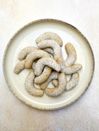 Bezlepkové vegan cukroví Máme o další týden do Vánoc blíže, takže je čas na druhý recept na bezlepkové vánoční cukroví. A...